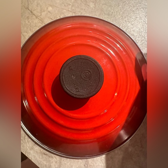 Le Creuset Enameled Steel Stock Pot with Lid, Red "Cerise" Ombre 8 Quarts - Picture 8 of 10